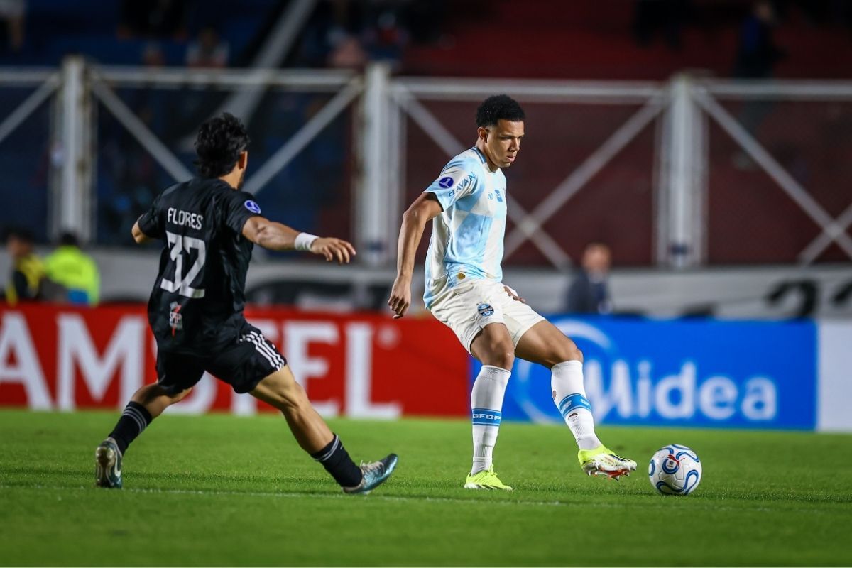 Viery zagueiro do Grêmio
