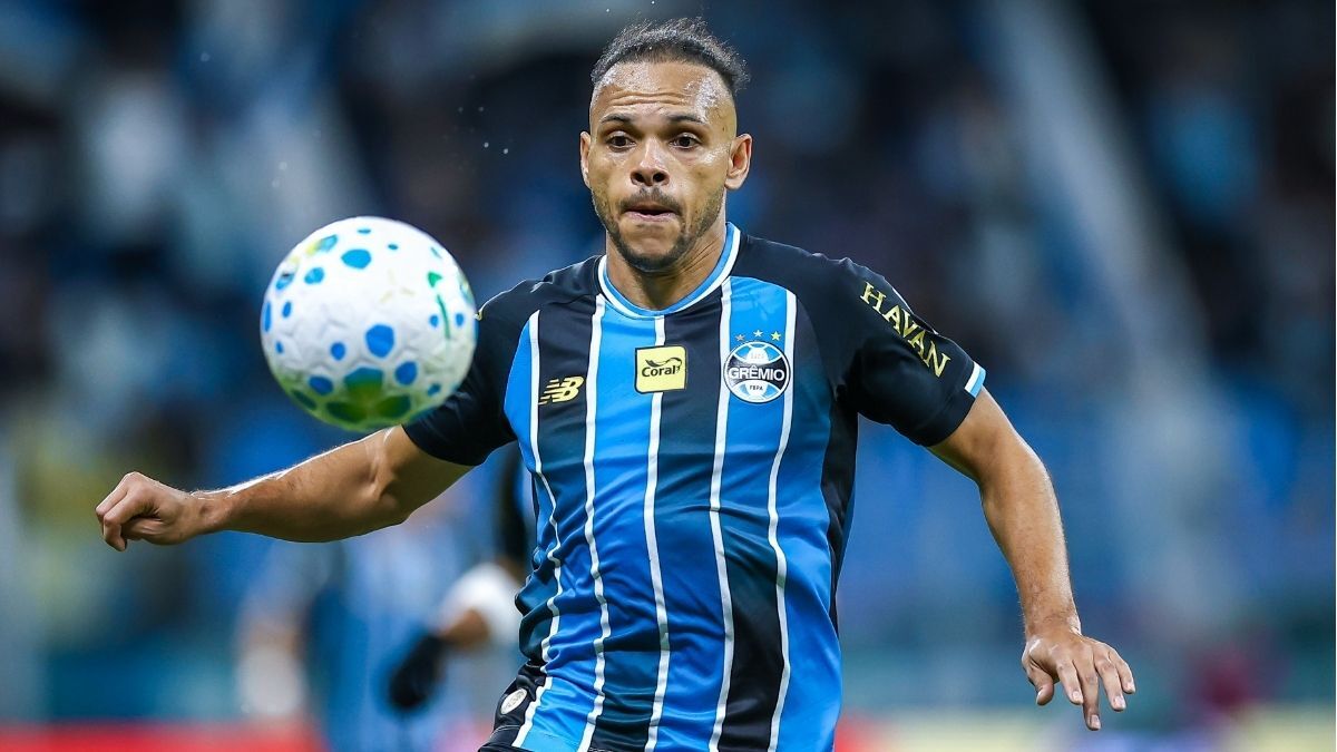 Braithwaite atacante do Grêmio contra o Santos