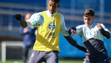 André Henrique durante treino do Grêmio enquanto desperta interesse do Goztepe, da Turquia.