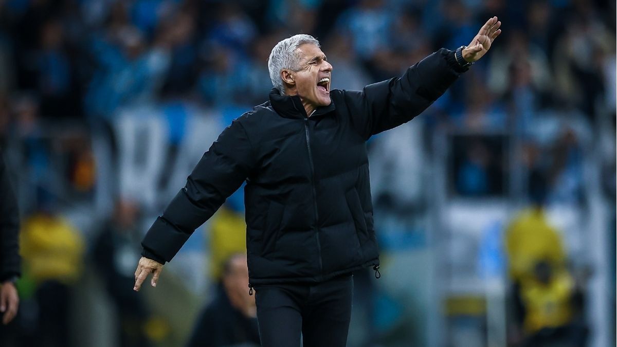 Luís Castro técnico do Grêmio contra o Santos