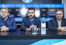 Grêmio admite dificuldades financeiras, mas projeta até três novas contratações - Grêmio Grêmio admite dificuldades financeiras e projeta novas saídas do elenco e mercado da bola
