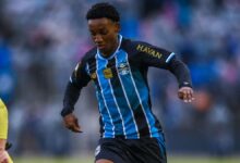 Grêmio enfrenta novo problema para definir futuro de Gabriel Mec - Gabriel Mec Grêmio Grêmio confirmou oficialmente a venda de Gabriel Mec ao Porto. Negócio gira em torno de 10 milhões de euros e prevê mais-valia ao Tricolor.