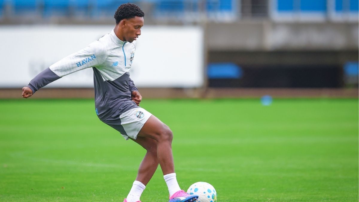 Clube espanhol procura Gabriel Mec, mas Grêmio trava negociação por motivo inusitado - Gabriel Mec Grêmio A venda de Gabriel Mec ao Shakhtar travou após um impasse sobre a comissão dos representantes do jogador, mesmo com o Grêmio aceitando a proposta.