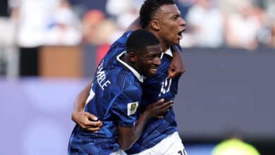 Mbappé e Dembelé igualam a marca de dois brasileiros na Copa do Mundo - Mbappé e Dembelé Mbappé e Dembelé durante comemoração de gol na Copa do Mundo