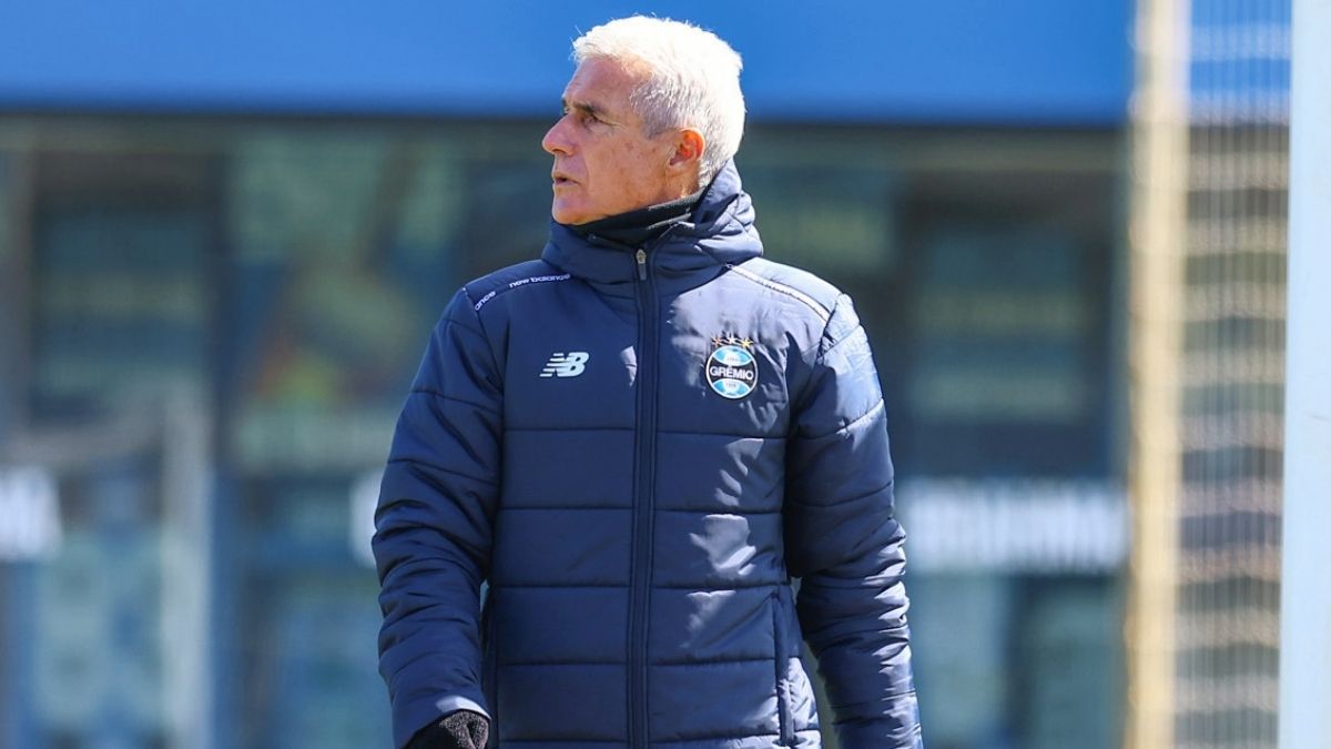 Grêmio tenta administrar pressão sobre Luís Castro e mobilizar o elenco antes do Gre-Nal pelas quartas de final da Copa do Brasil.