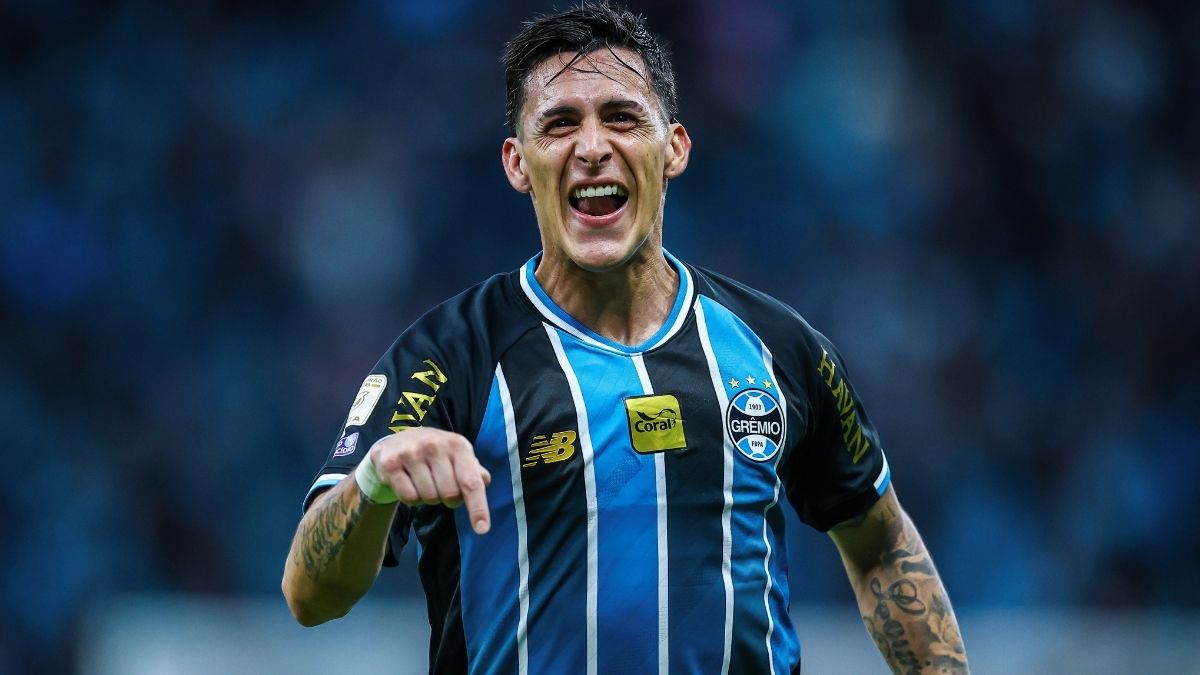 Pavón aparece em ranking com Arrascaeta e Hulk no Brasileirão - Pavon Brasileirao Pavón soma 21 assistências nas últimas quatro temporadas do Brasileirão e aparece no Top-3, atrás apenas de Arrascaeta e Hulk.