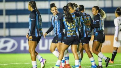Grêmio vence o Botafogo e garante classificação às quartas do Brasileirão Feminino. Mosqueteiras enfrentarão o São Paulo no mata-mata.