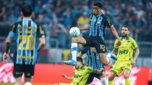 Wallace impressiona com sequência de 9 jogos e vira pilar do Grêmio