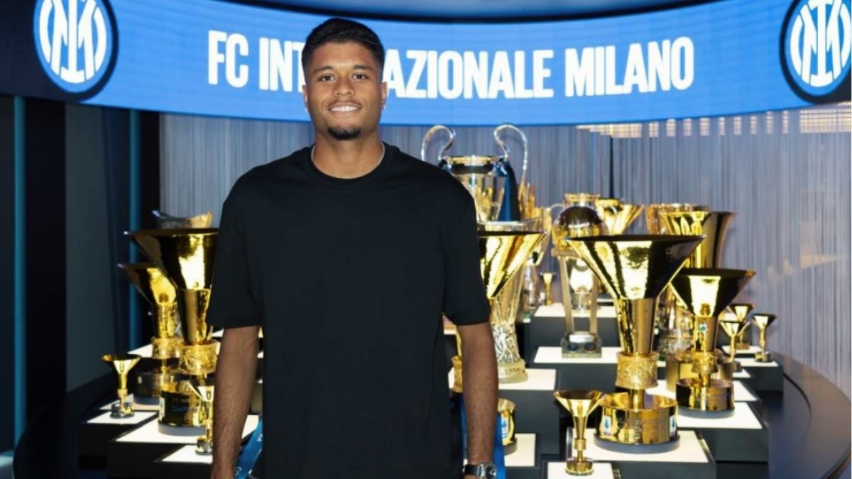 Volante não fecha com Grêmio e acerta com a Inter de Milão - inter de milão Charlys esteve perto de reforçar o Grêmio, mas o negócio não avançou. Agora, o volante de 22 anos acertou com a Inter de Milão.