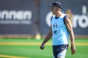 Renato encontra alternativa no Grêmio após busca frustrada por camisa 10