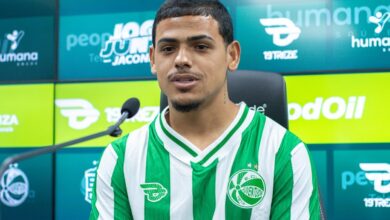Grêmio encaminha contratação de Raí Silva, mas cláusula do Juventude dificulta acordo - Raí Silva Grêmio Grêmio avança por Raí Silva para 2027, mas cláusula de renovação com o Juventude dificulta acordo. Transfer ban também preocupa o clube.