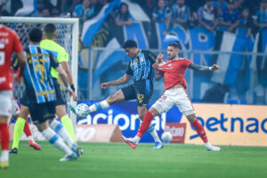 Wallace ganha recado de Cortez após classificação do Grêmio