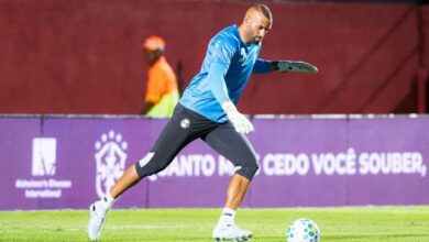 Weverton passa mal durante Vitoria x Grêmio
