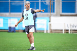 Grêmio pode ter dois retornos no Gre-Nal 455; veja provável escalação de Renato