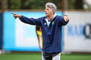 Renato tem retrospecto positivo em Gre-Nais, mas números no Brasileirão preocupam